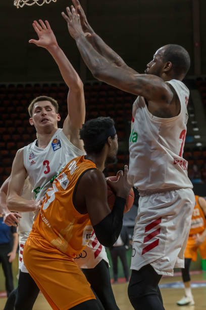 却带着球队 却带着球队