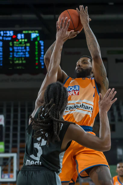 极表现也为 极表现也为